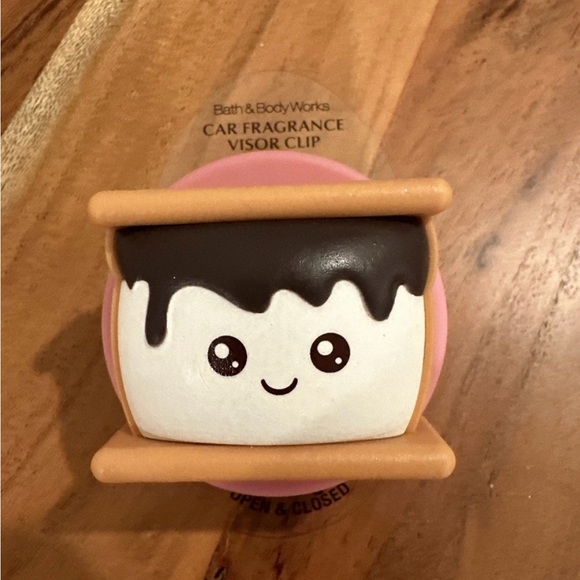 Bath & Body Works Other - Bath & Body Works: Cute Smores Car Fragrance Scentportable Holder Visor Clip